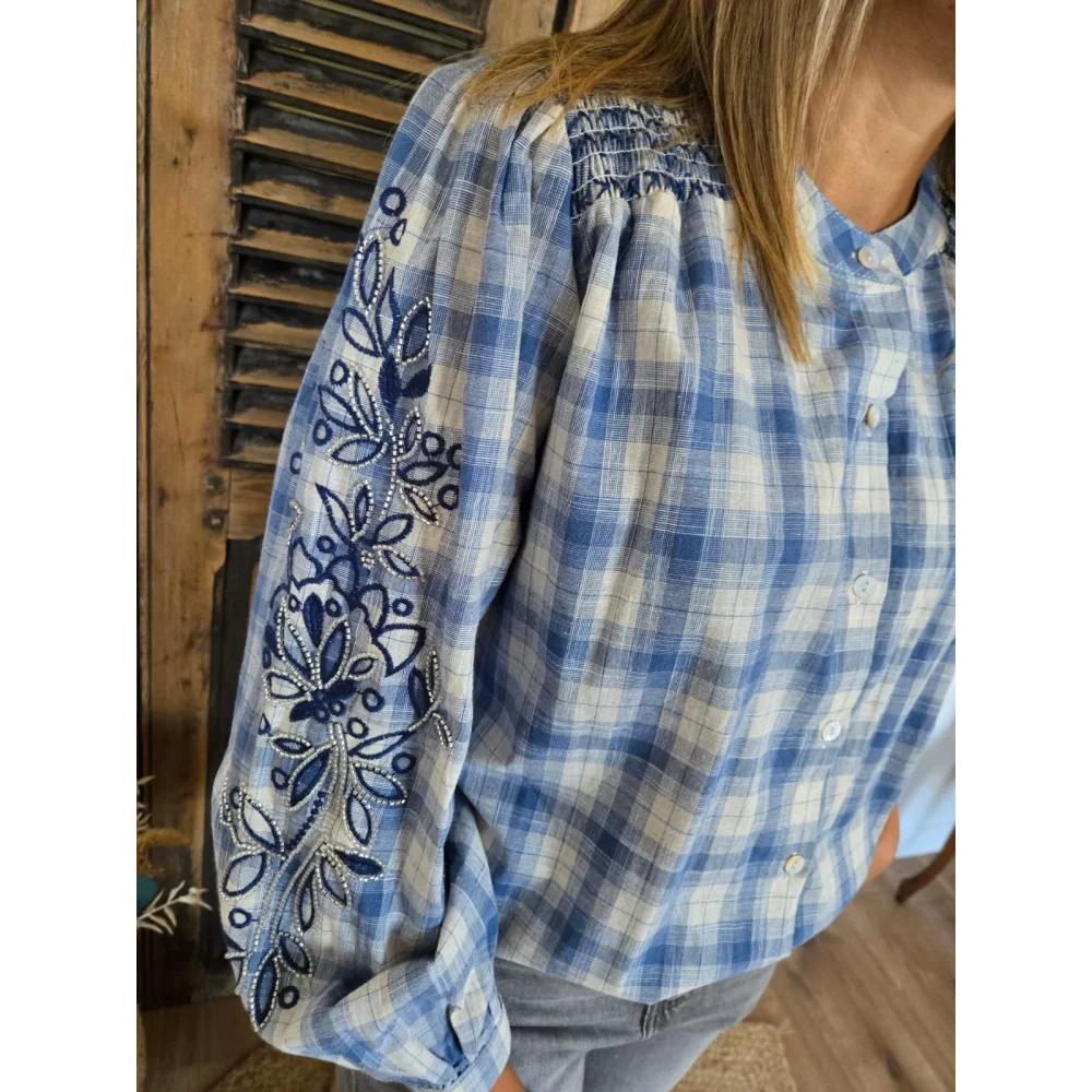 Chemise Domitille carreaux bleu brodée