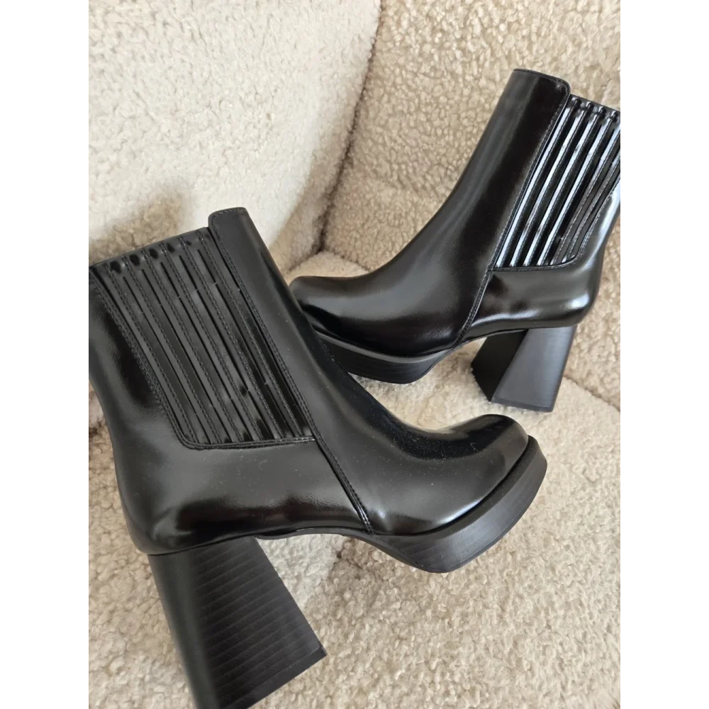 Bottines noir vernies