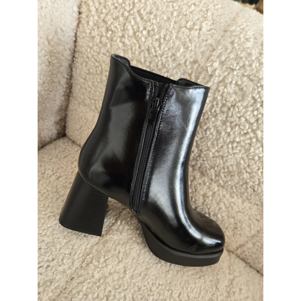 Bottines noir vernies