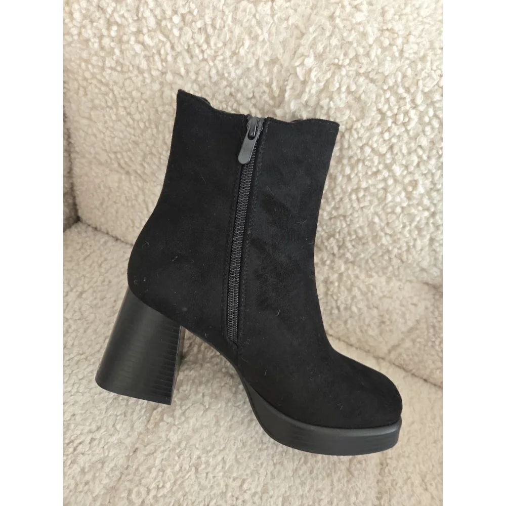 Bottines noir suedine