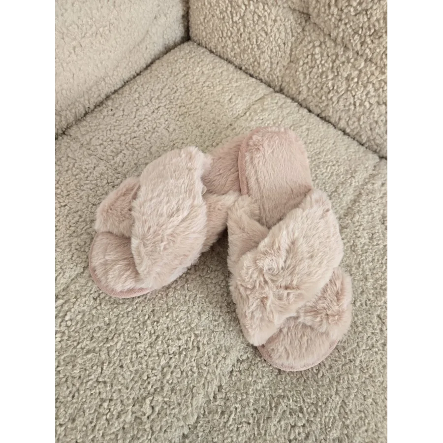 Chaussons fluffy rose