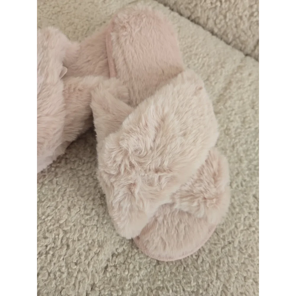 Chaussons fluffy rose