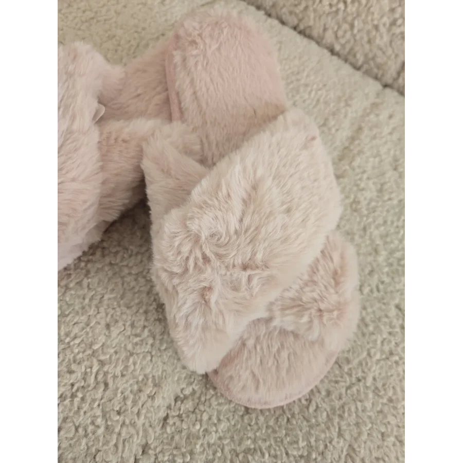 Chaussons fluffy rose
