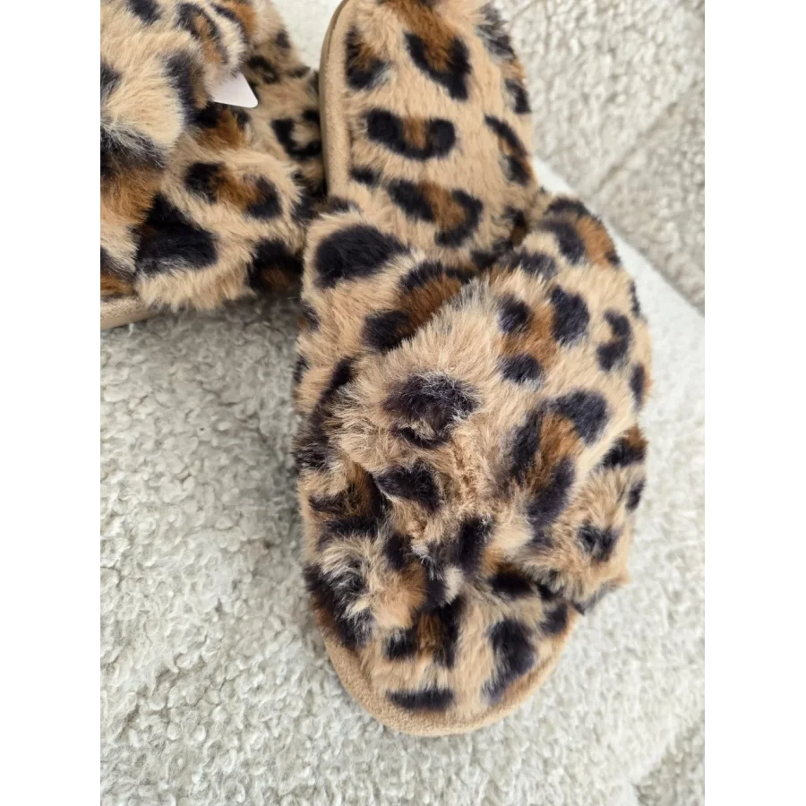 Chaussons fluffy leopard