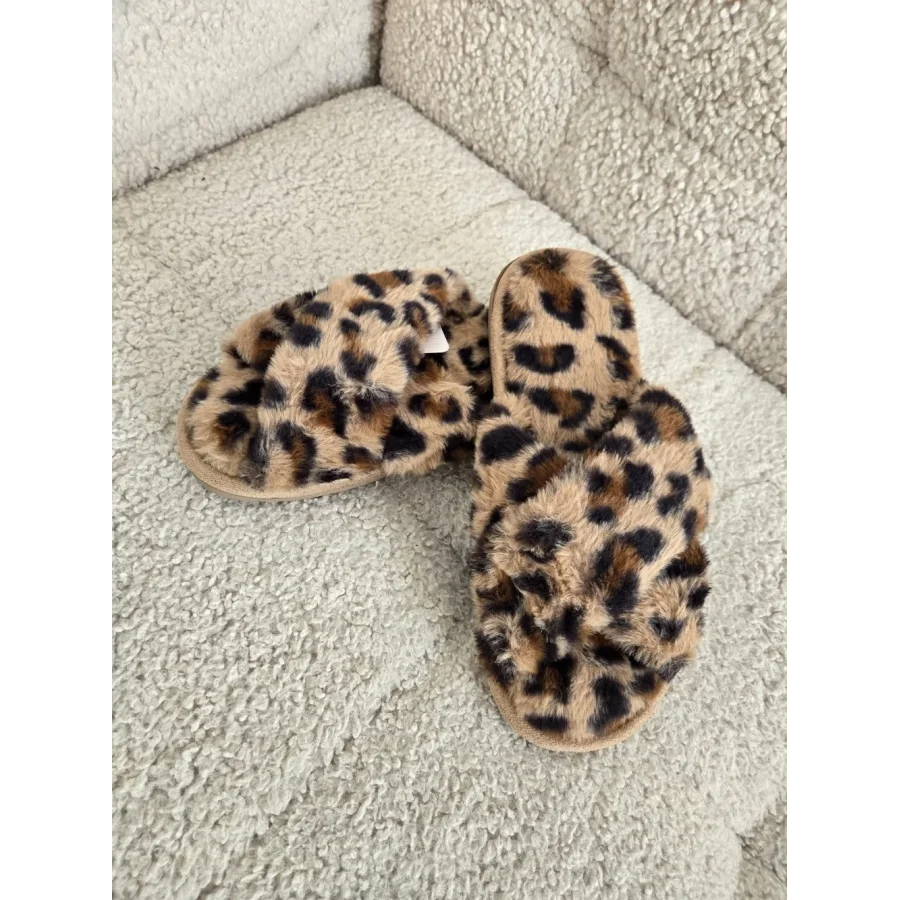 Chaussons fluffy leopard