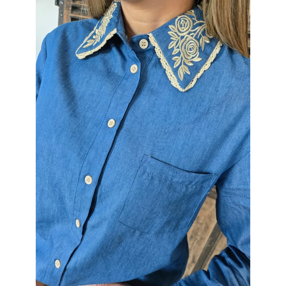 Chemise Lola chambray col brodé