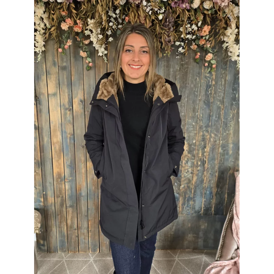 category_name | Elly et Anne