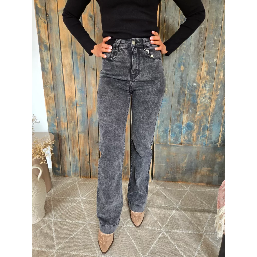 category_name | Elly et Anne