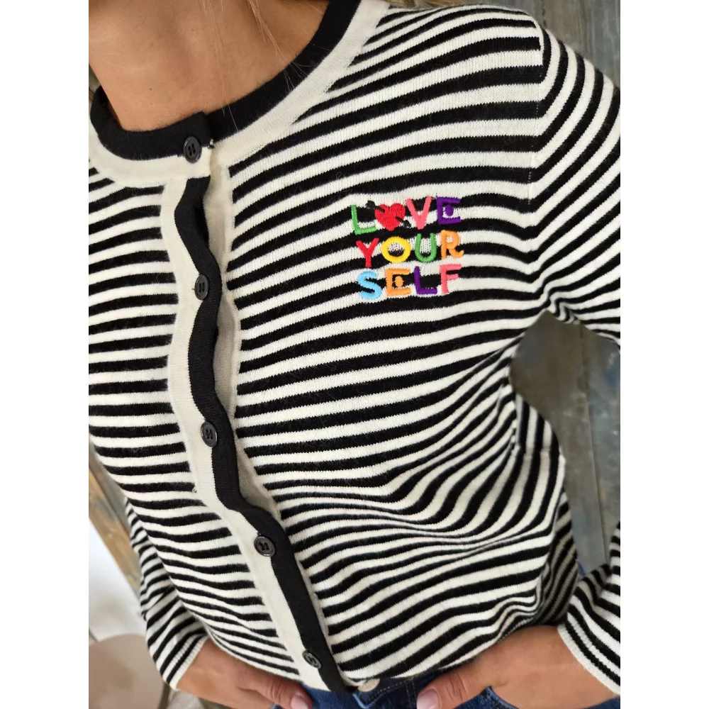 category_name | Elly et Anne