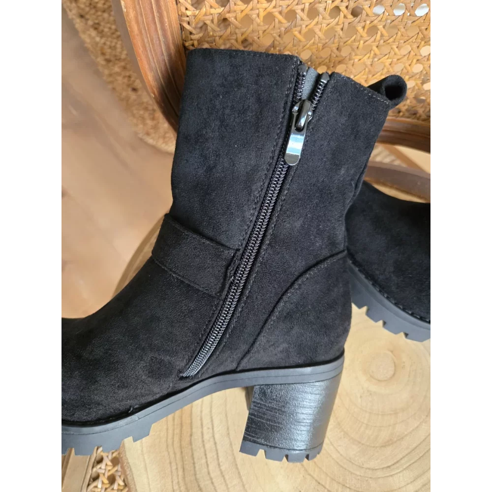 category_name | Elly et Anne