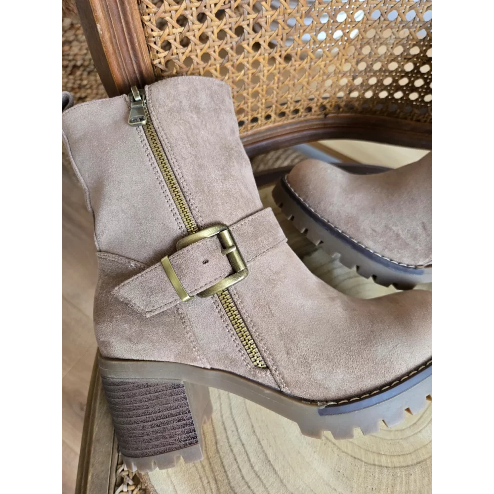 category_name | Elly et Anne