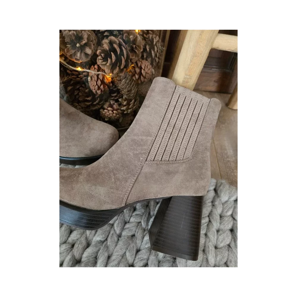 category_name | Elly et Anne