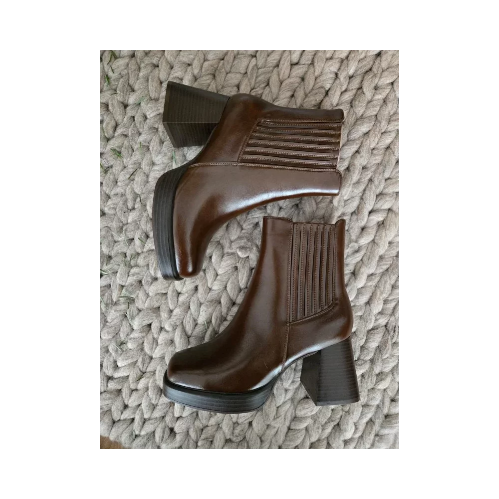 category_name | Elly et Anne