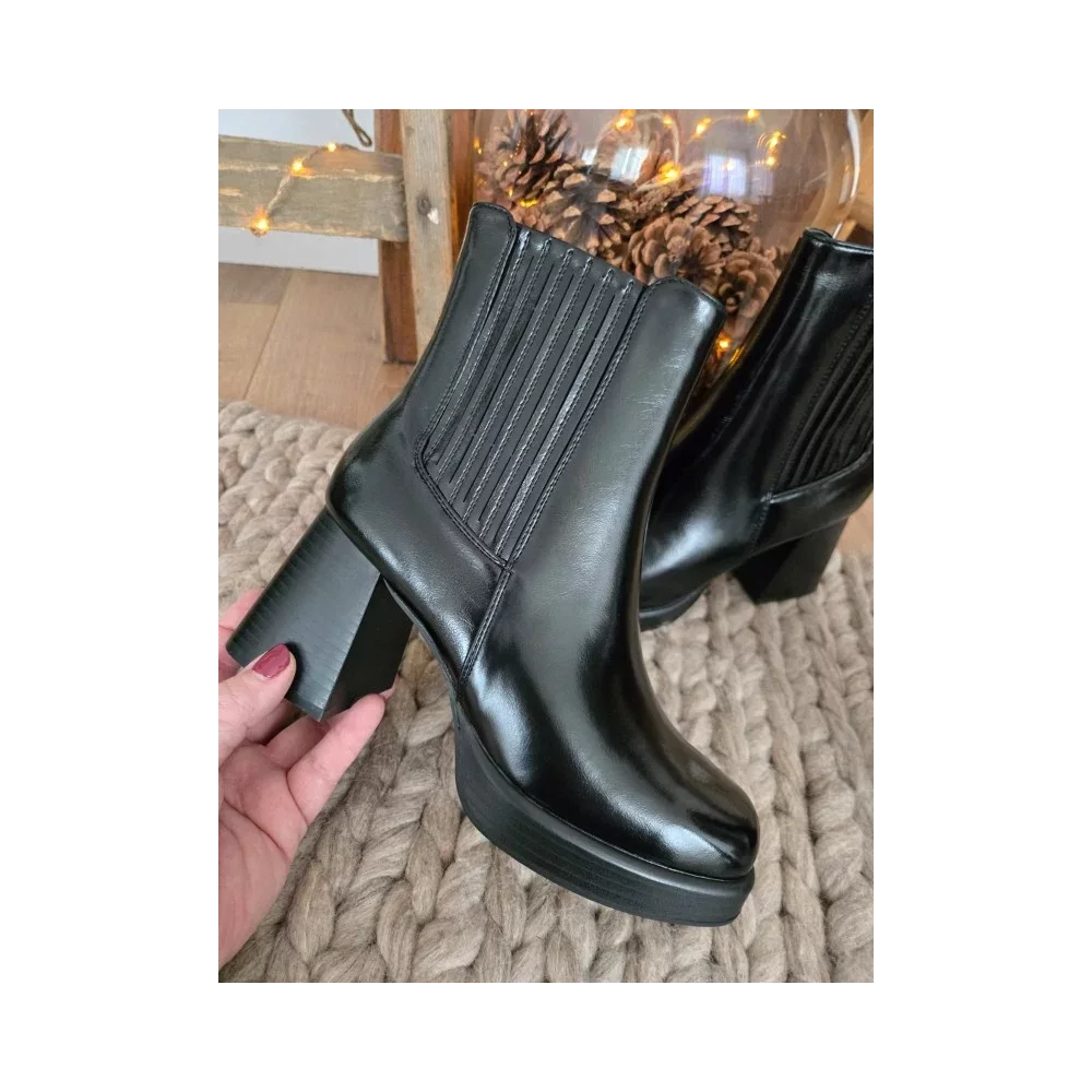 category_name | Elly et Anne