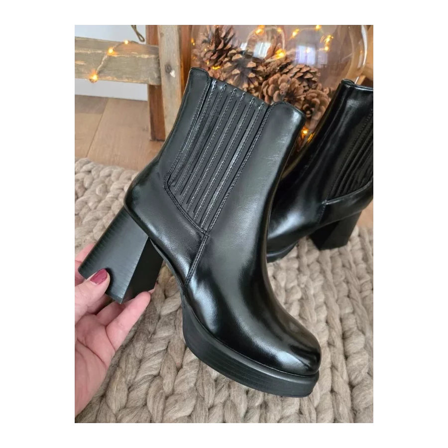 category_name | Elly et Anne