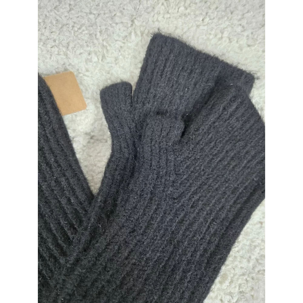 category_name | Elly et Anne