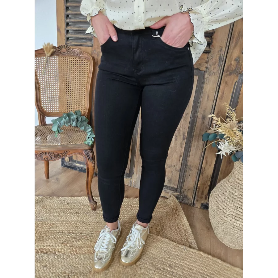 category_name | Elly et Anne