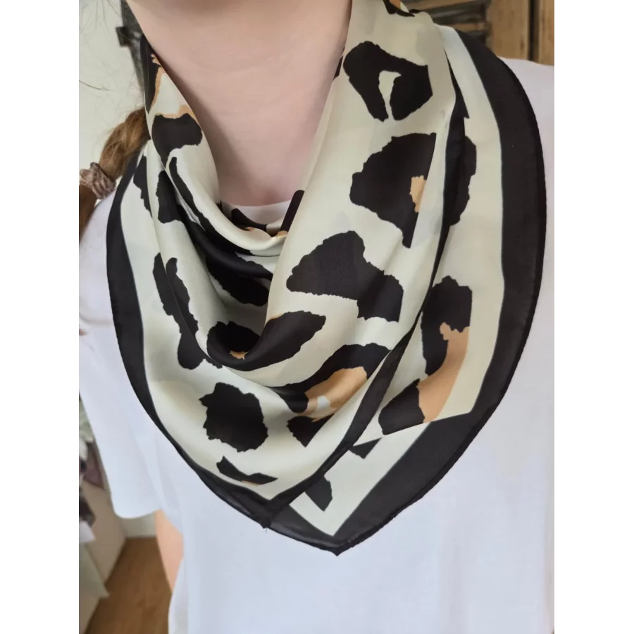 category_name | Elly et Anne