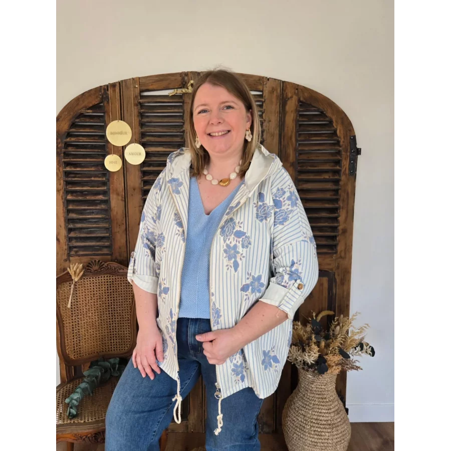 Veste capuche toile rayure bleu et fleurs