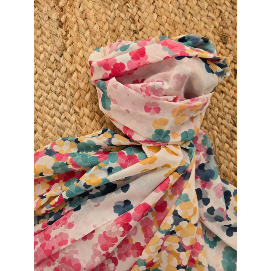 Foulard fleurs multicolores franges fuchsia