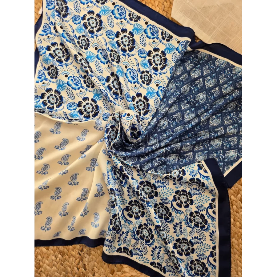 Foulard carre soyeux bleu marine