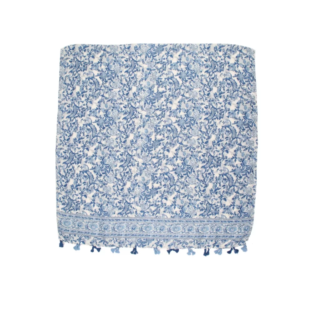Foulard fleurs bleu pompons