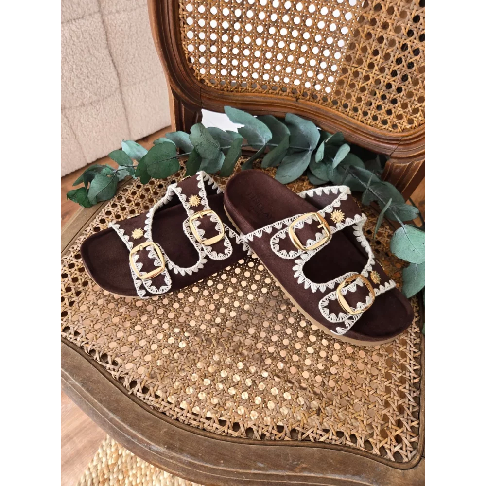 Mules claquettes choco broderies et soleil