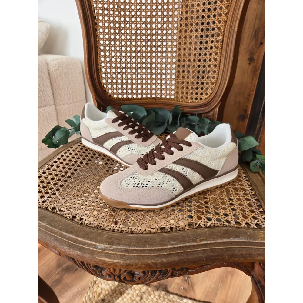 Baskets dentelle beige et choco