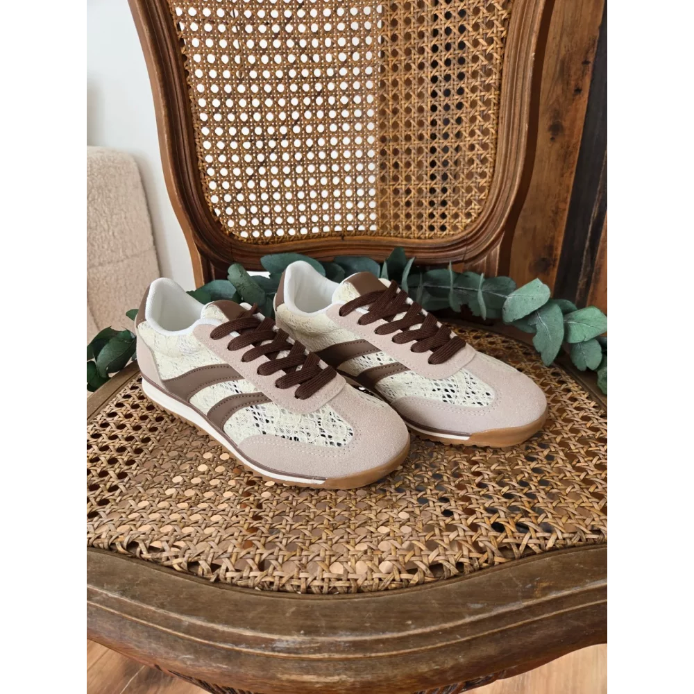 Baskets dentelle beige et choco