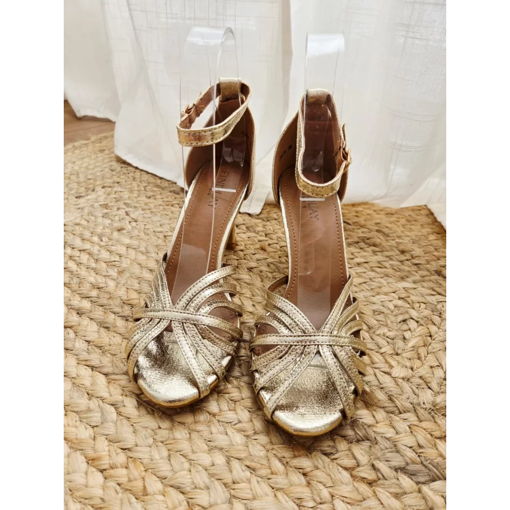 Sandales à talons doré