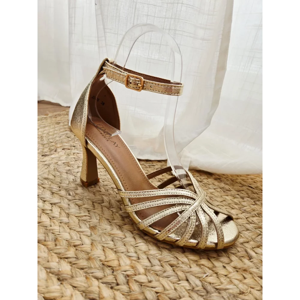 Sandales à talons doré