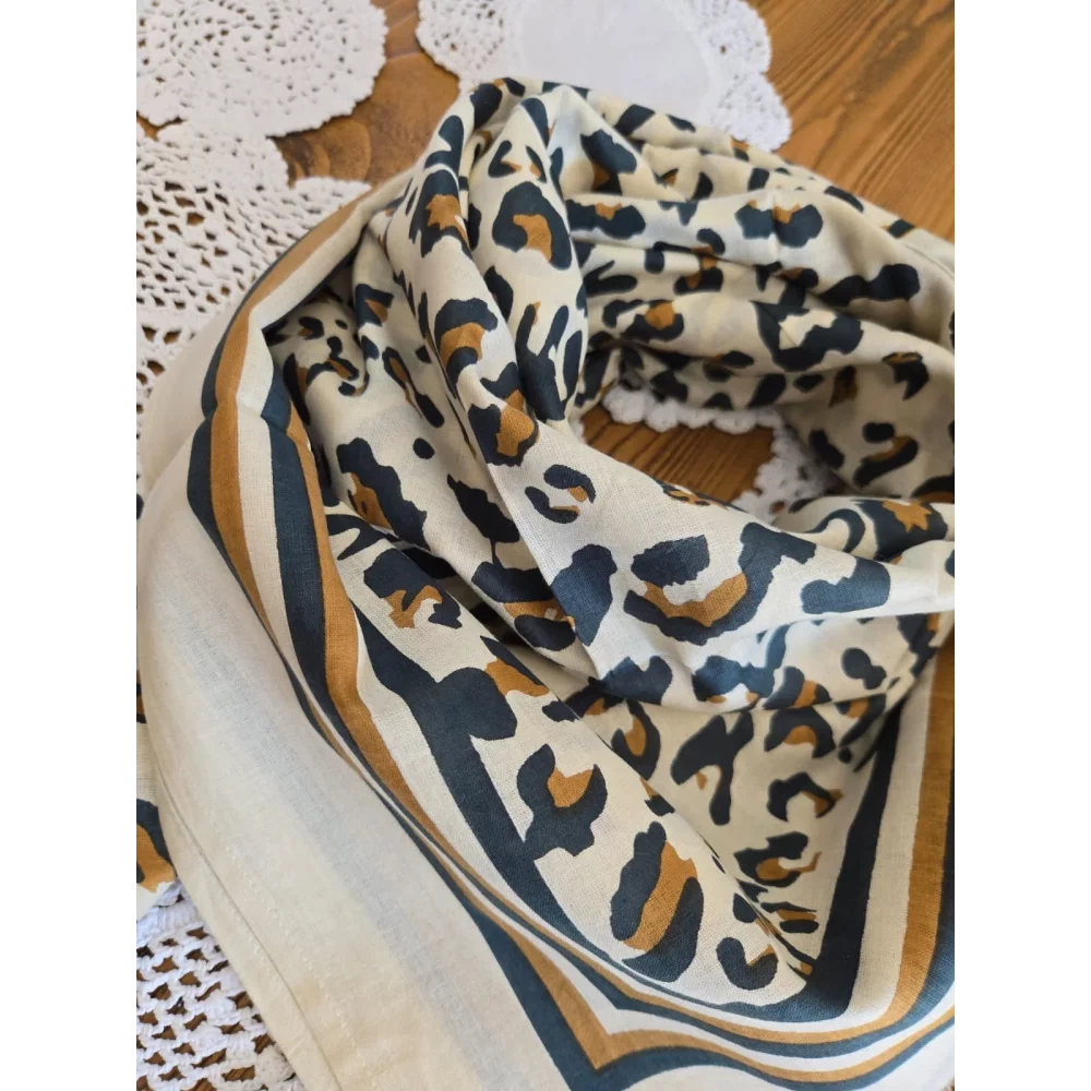 Carré coton leopard vert