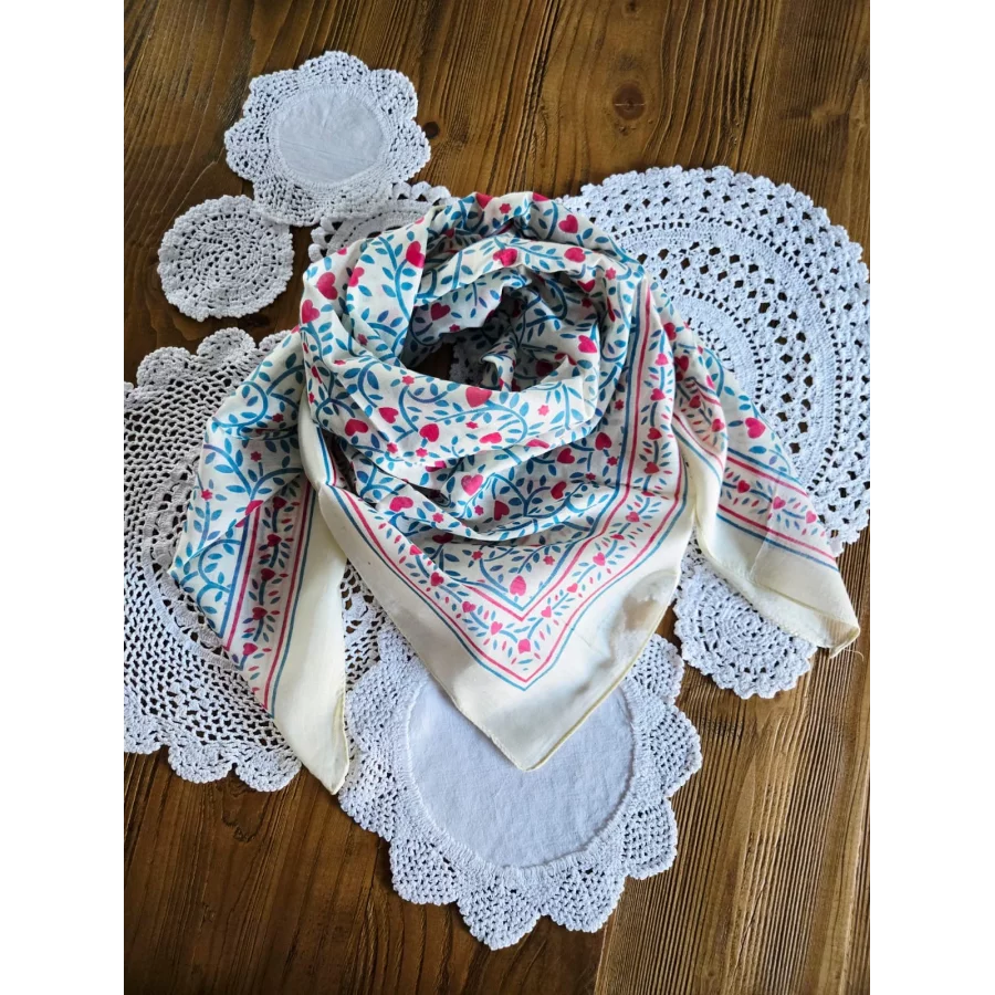 Carré coton coeur bleu et fuchsia