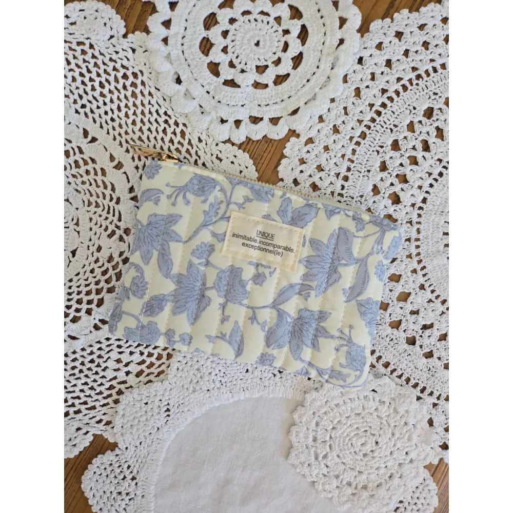 Pochette trousse tissu fleurs bleu ciel UNIQUE