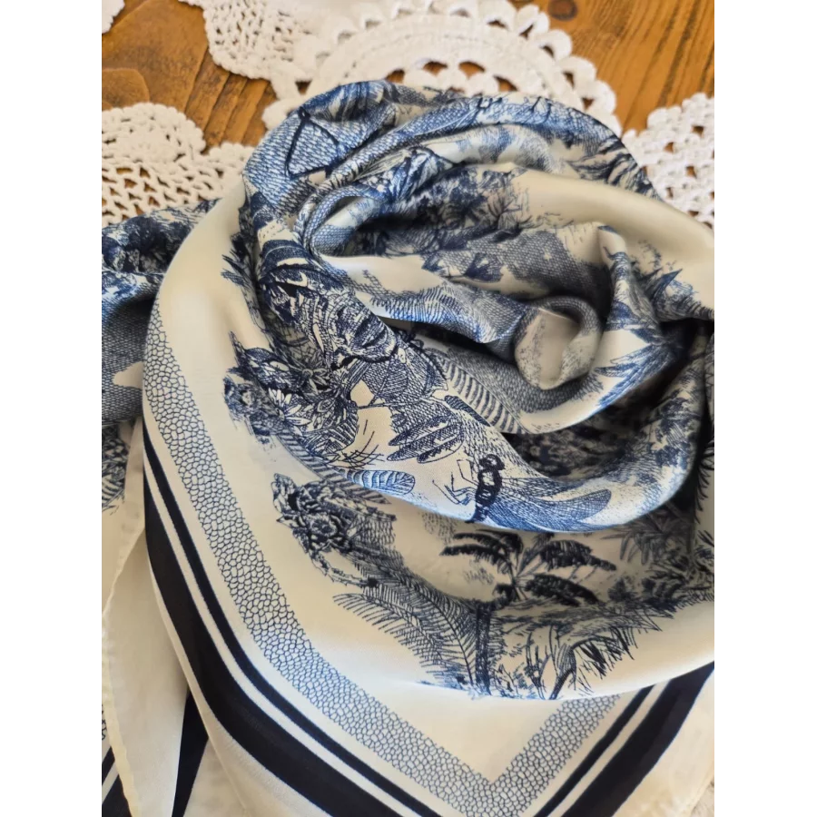 Foulard carré soyeux toile de jouy bleu
