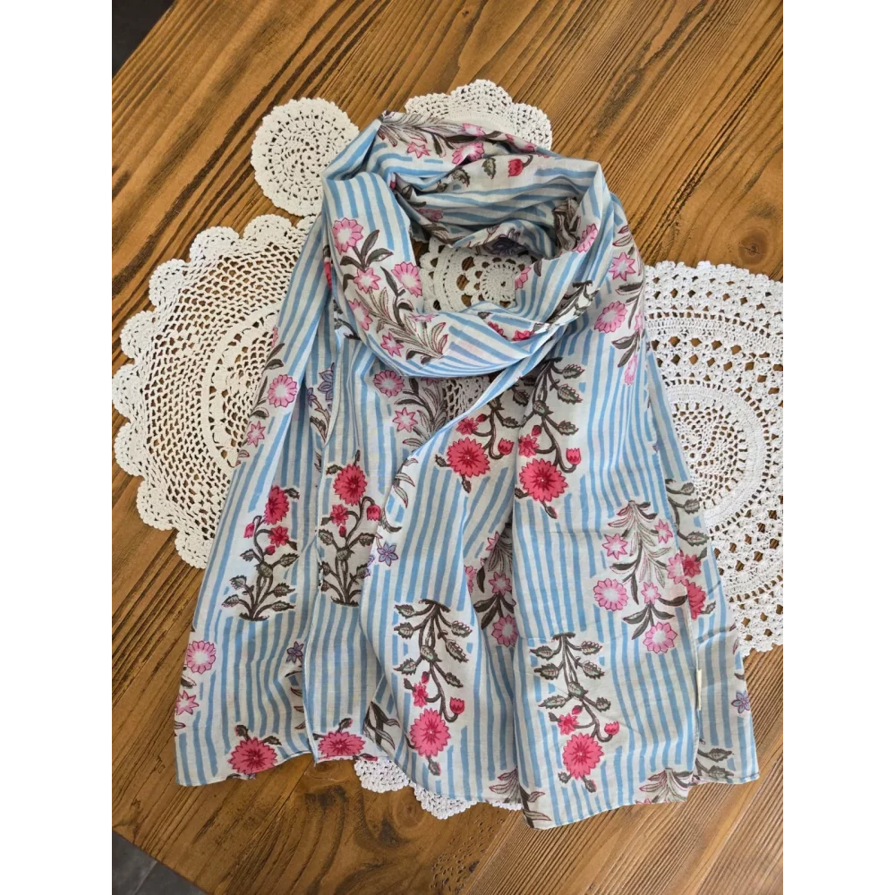 Foulard echarpe en coton rayé bleu et fleurs