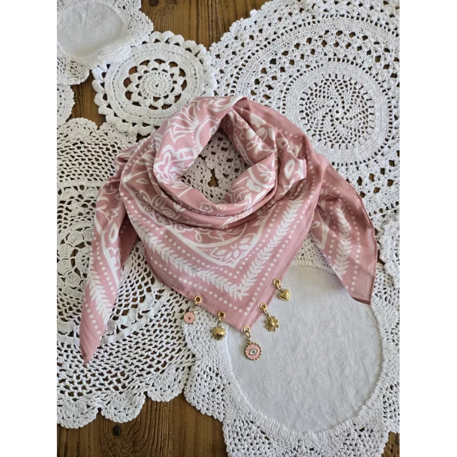 Foulard bandana rose et blanc coton et breloques