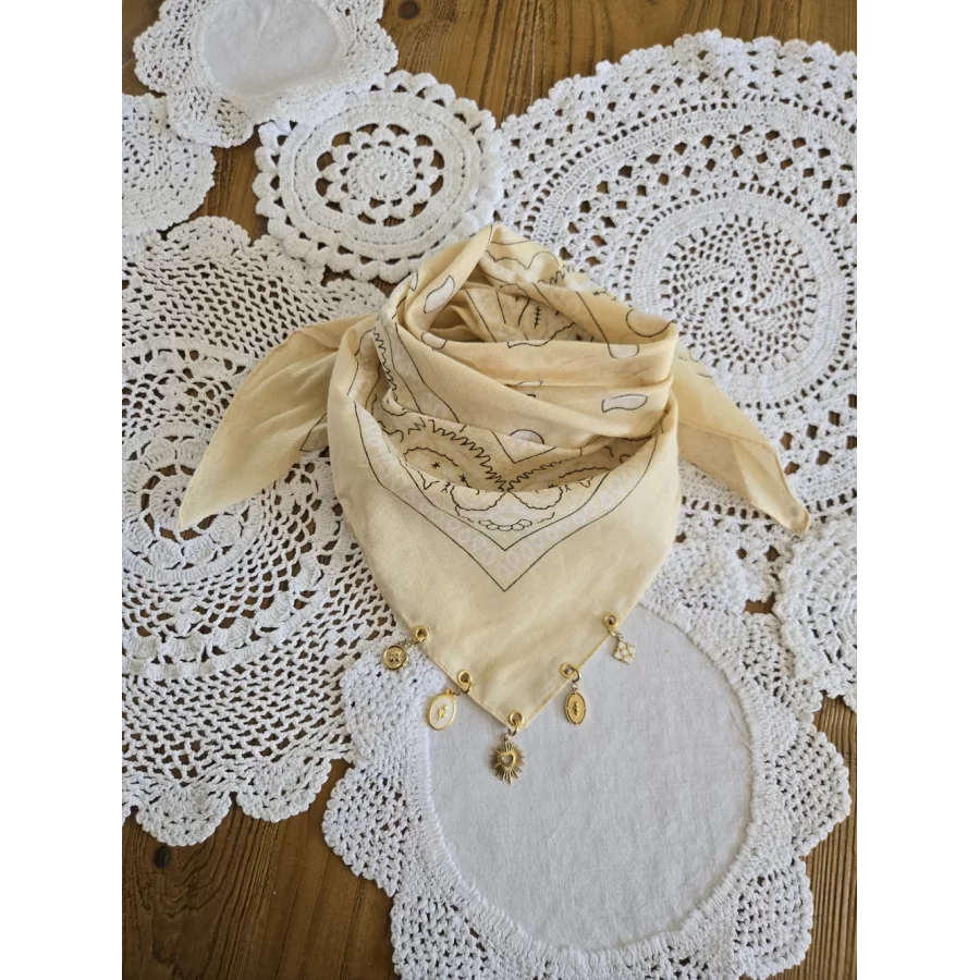 Foulard bandana beige coton et breloques