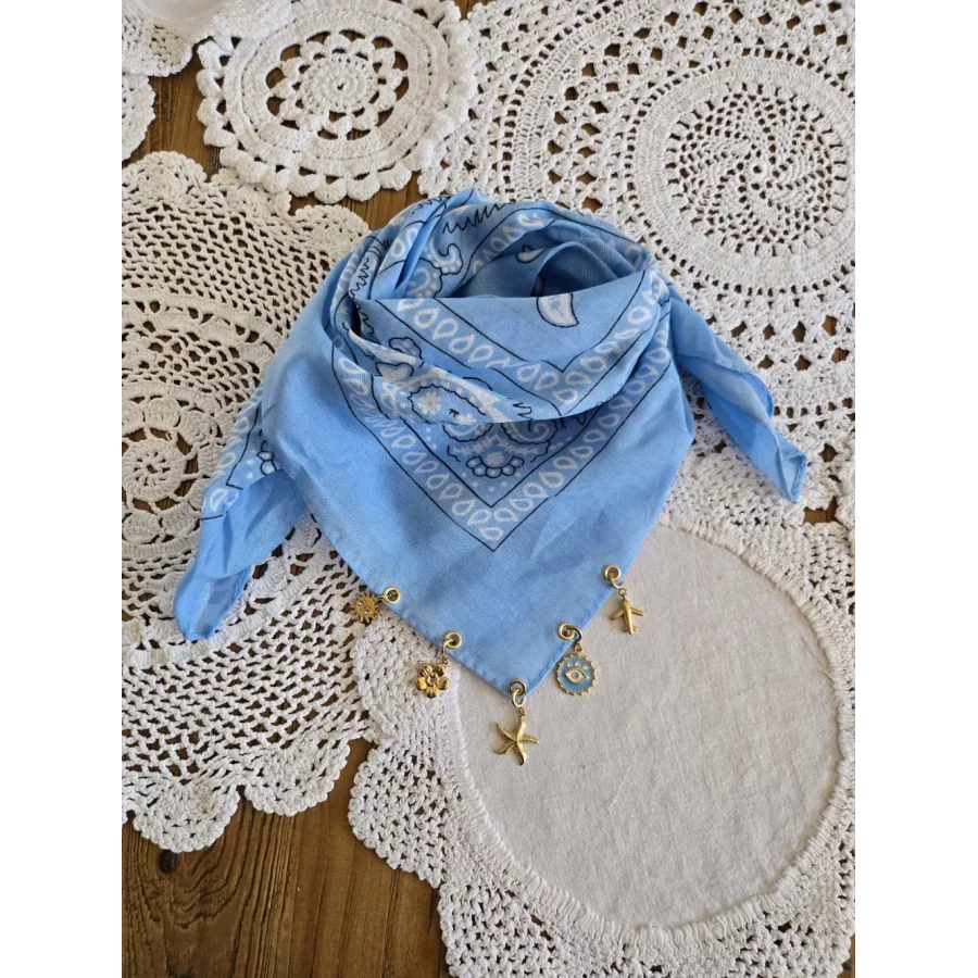 Foulard bandana bleu ciel coton et breloques