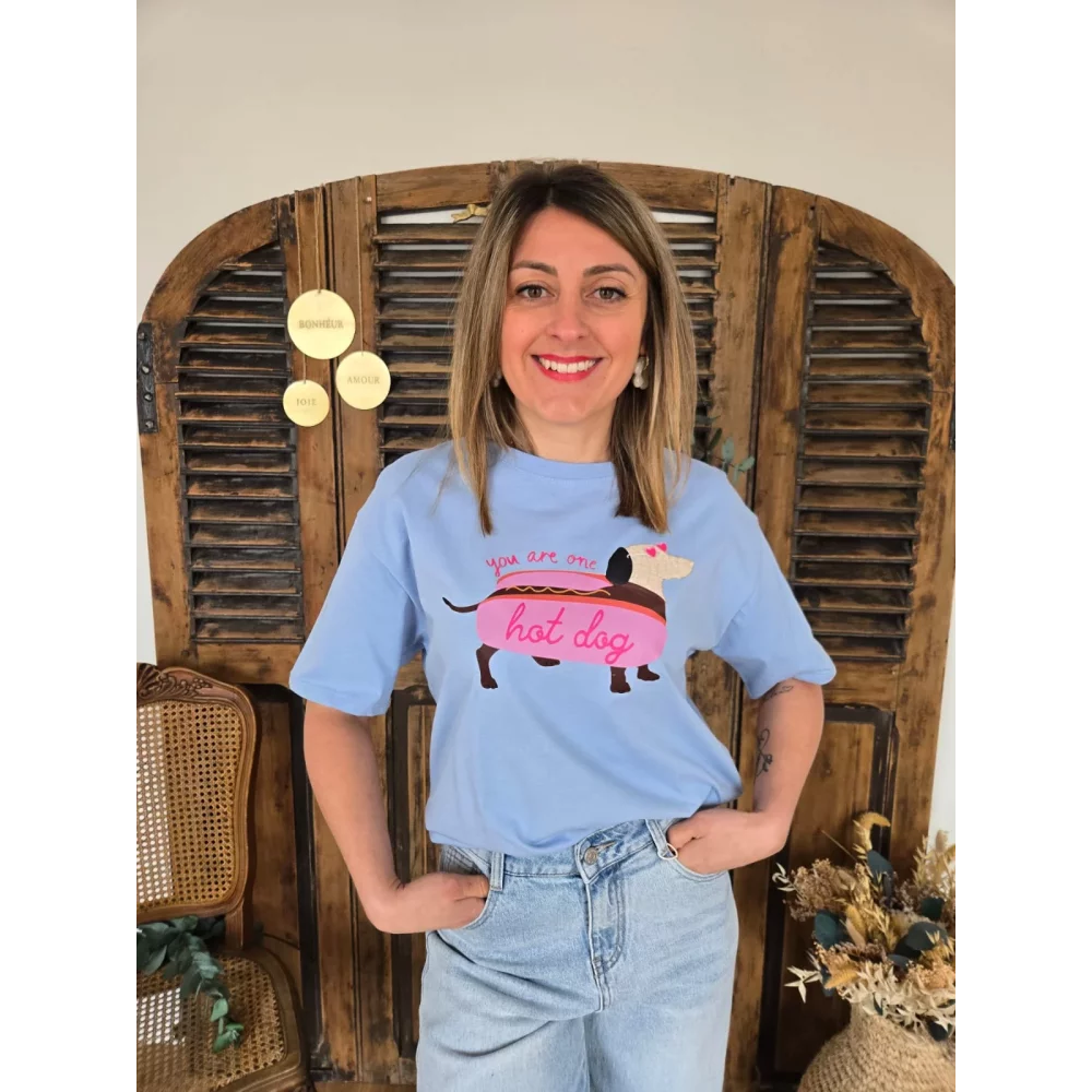 T-shirt Teckel Hot Dog bleu ciel