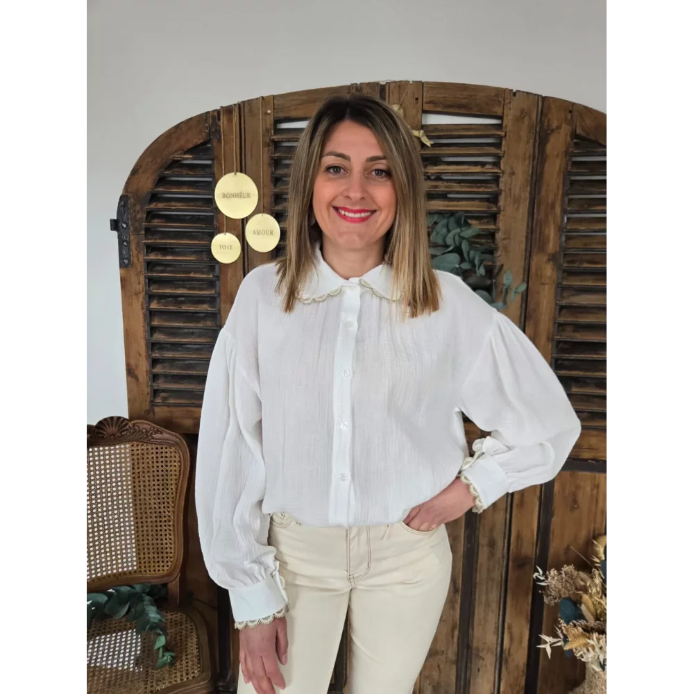 Chemise Justine gaze coton blanc biais doré