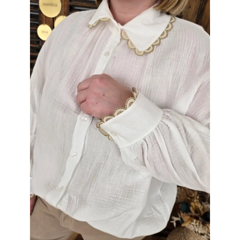 Chemise Justine gaze coton blanc biais doré