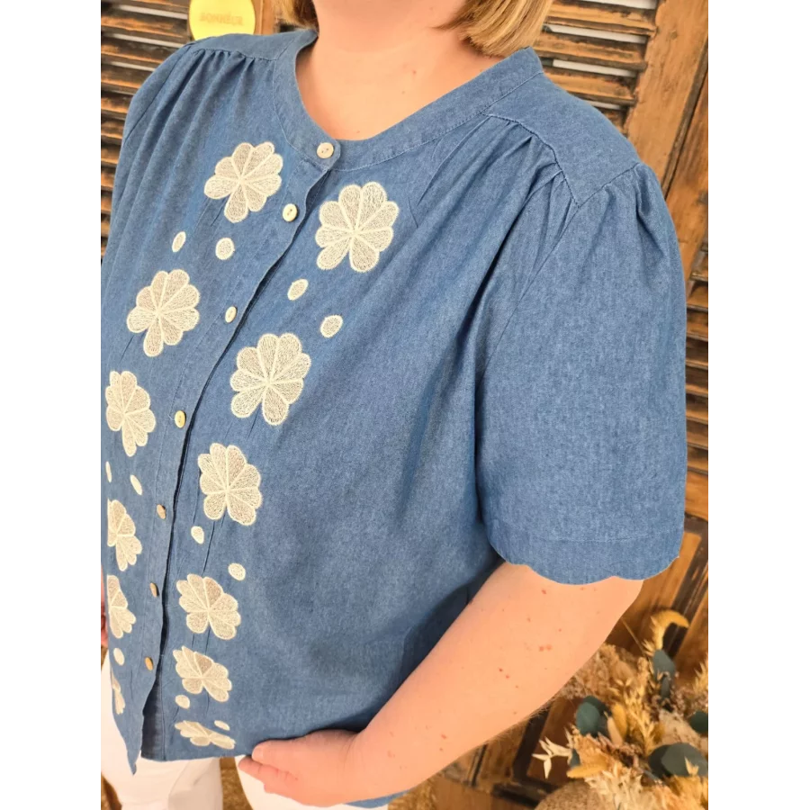 Blouse Laura chambray fleurs brodées