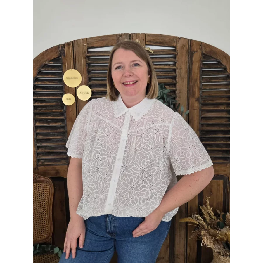 Chemise Lucie blanche fleurs brodées