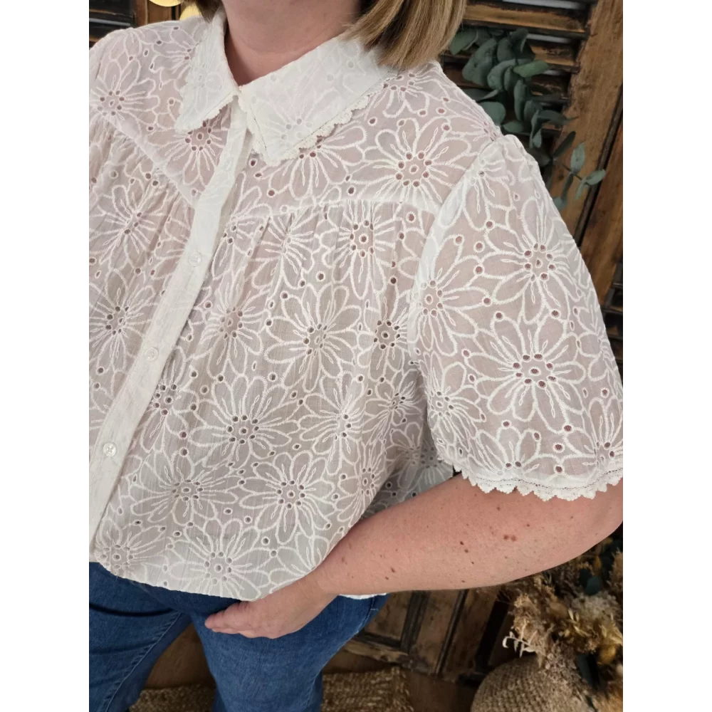 Chemise Lucie blanche fleurs brodées
