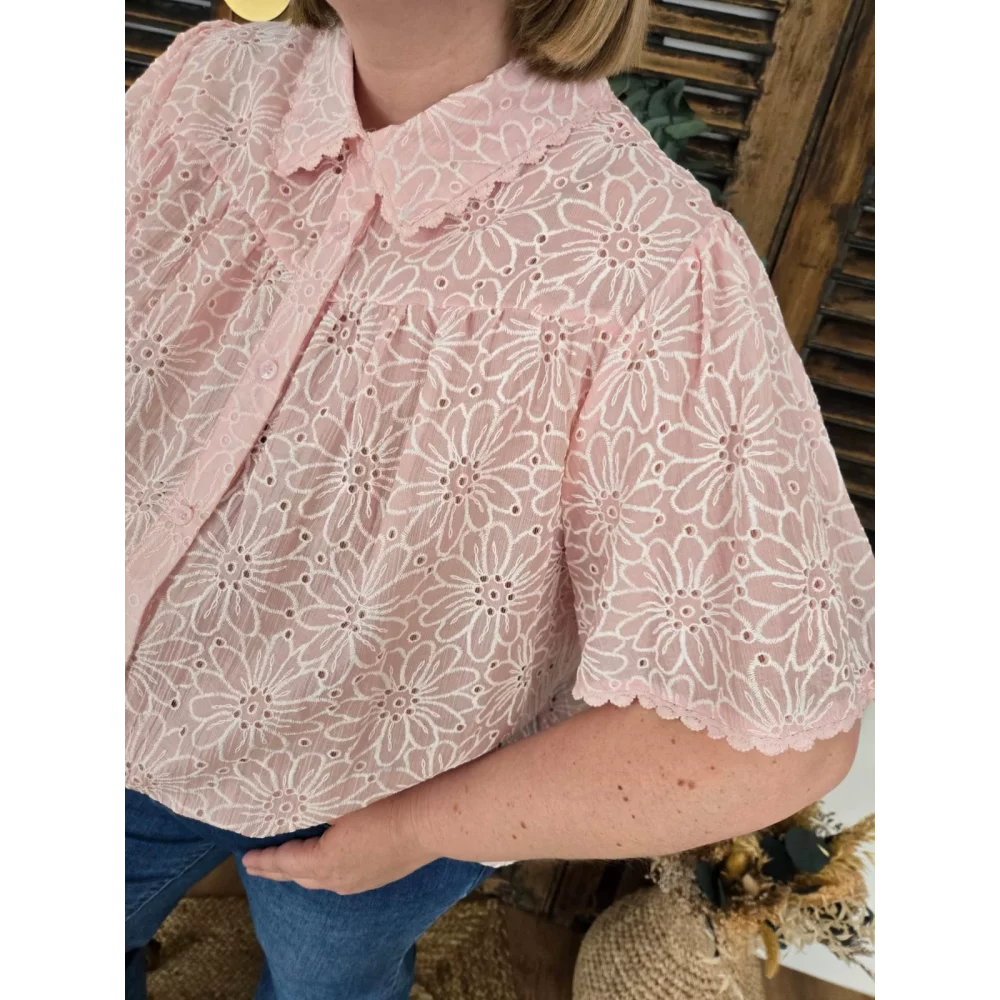 Chemise Lucie rose fleurs brodées
