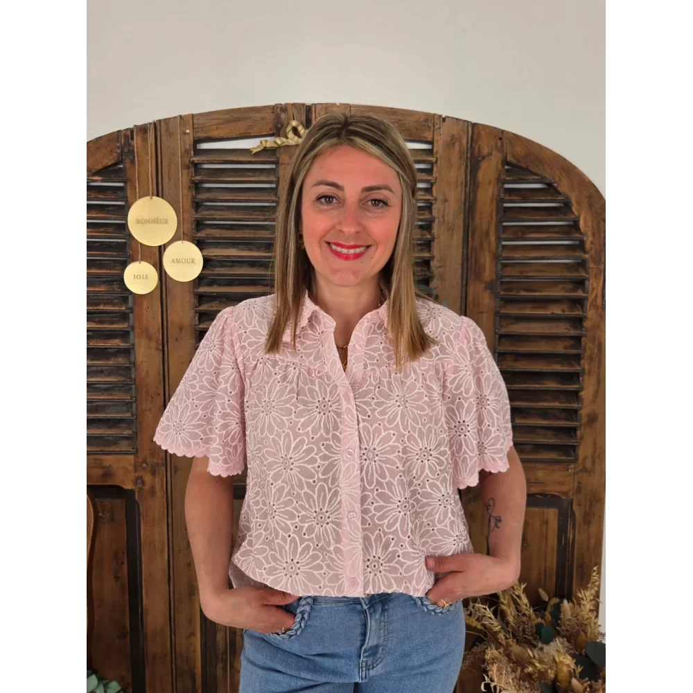 Chemise Lucie rose fleurs brodées