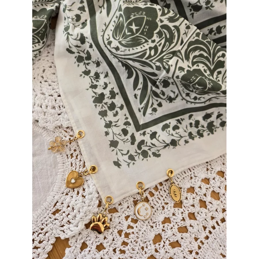 Foulard bandana blanc et kaki coton et breloques
