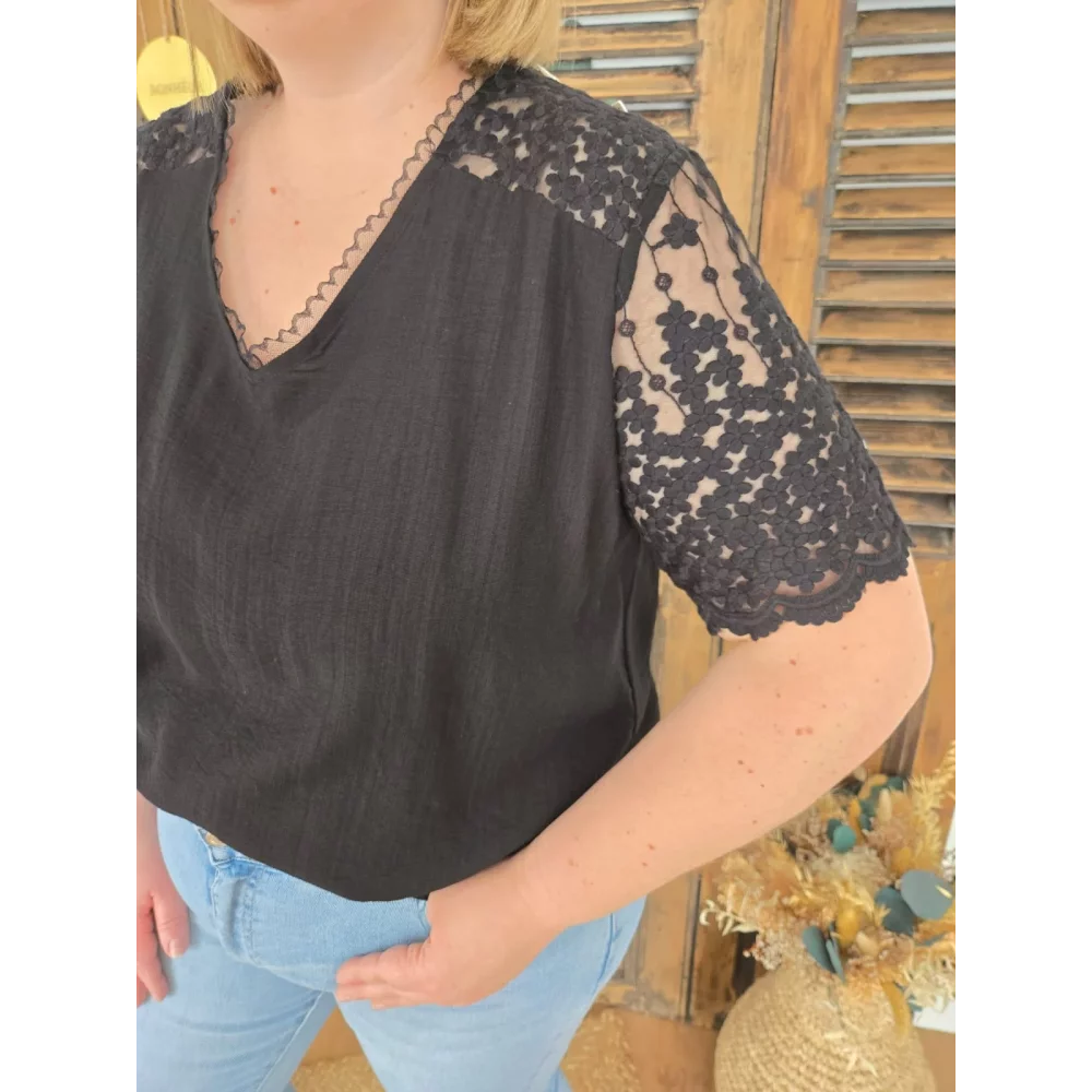 Blouse Tiffany noir dentelle