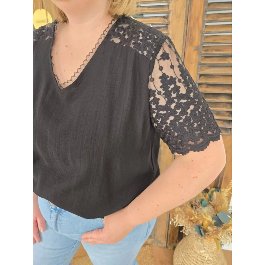 Blouse Tiffany noir dentelle